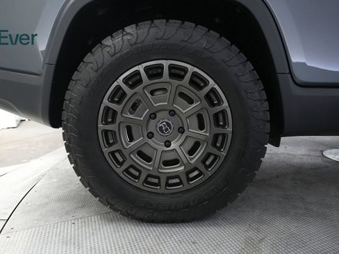 Used 2025 Rivian R1T Adventure AWD/4WD image 22