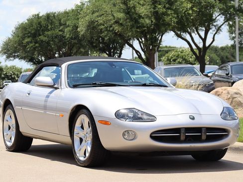 Used 2004 Jaguar XK8 Convertible image 2