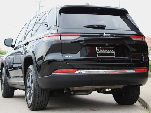 Used 2023 Jeep Grand Cherokee 4WD 4xe w/ Luxury Tech Group II image 7