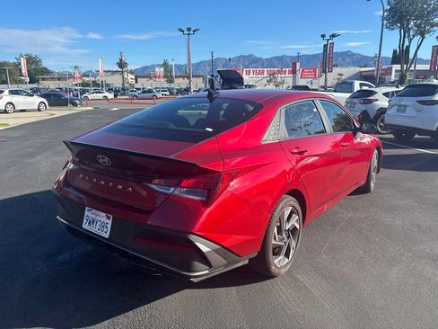 Used 2025 Hyundai Elantra Sport FWD image 4