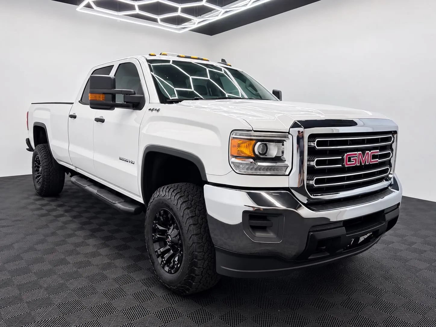 Used 2016 GMC Sierra 2500 4x4 Crew Cab w/ Sierra Convenience Package image 1