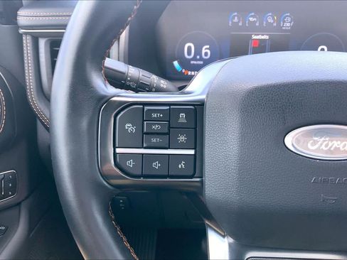 Used 2024 Ford Expedition Platinum RWD image 23