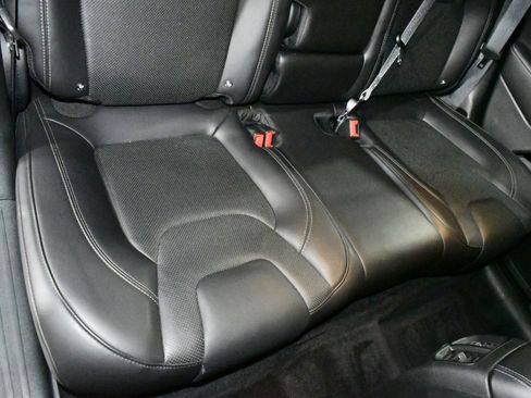 Used 2019 Jeep Cherokee Limited image 20