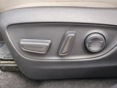 Used 2023 Toyota RAV4 XLE FWD image 16