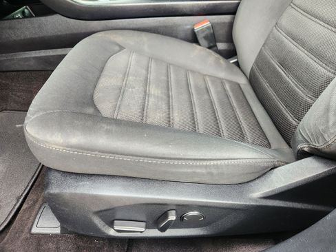 Used 2020 Ford Fusion SE FWD image 19