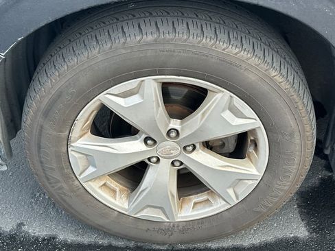 Used 2015 Subaru Forester 2.5i Limited image 21