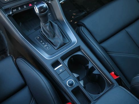 New 2025 Audi Q3 2.0T Premium image 28