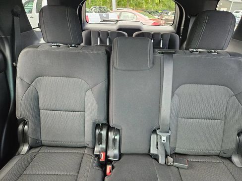 Used 2017 Ford Explorer XLT w/ Equipment Group 201A FWD image 15