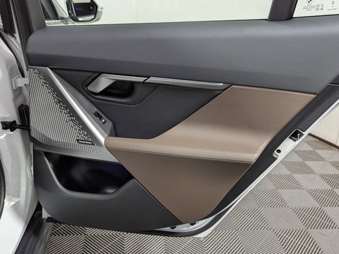 Certified 2024 BMW i5 eDrive40i w/ Convenience Package image 43