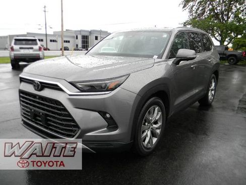 Used 2025 Toyota Grand Highlander AWD Hybrid image 5