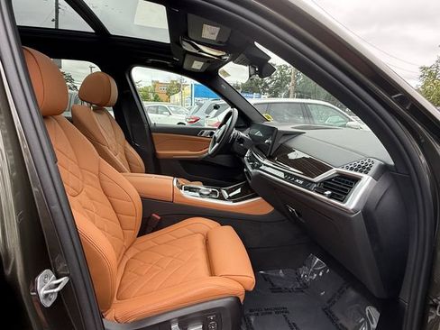 Used 2024 BMW X5 xDrive40i w/ M Sport Package AWD/4WD image 30