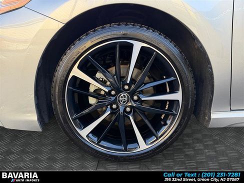 Used 2020 Toyota Camry XSE image 9