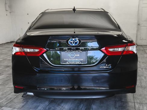 Used 2020 Toyota Camry LE FWD image 5