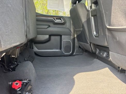 Used 2024 Chevrolet Silverado 1500 LT image 17