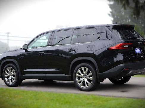Used 2024 Toyota Grand Highlander AWD image 7