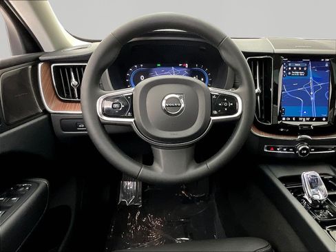 Used 2023 Volvo XC60 B5 Ultimate w/ Climate Package AWD/4WD image 8
