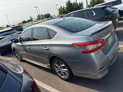 Used 2013 Nissan Sentra SR w/ Premium Pkg FWD image 7