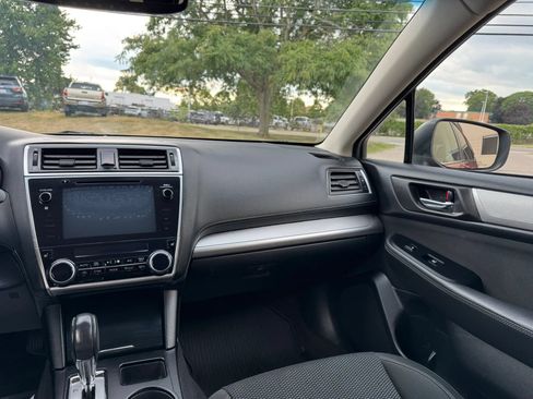 Used 2018 Subaru Outback 2.5i Premium AWD/4WD image 17