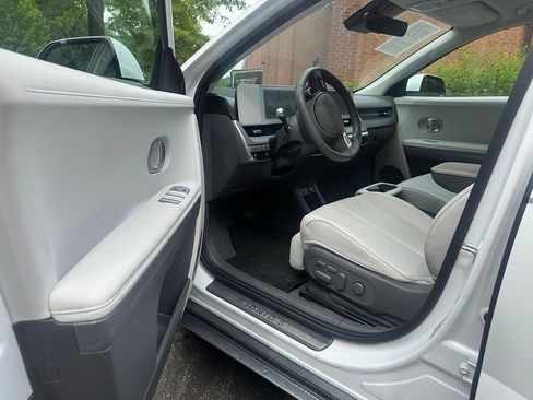 Used 2023 Hyundai Ioniq 5 Limited AWD/4WD image 8