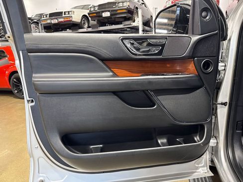 Used 2018 Lincoln Navigator Reserve w/ Technology Package image 77
