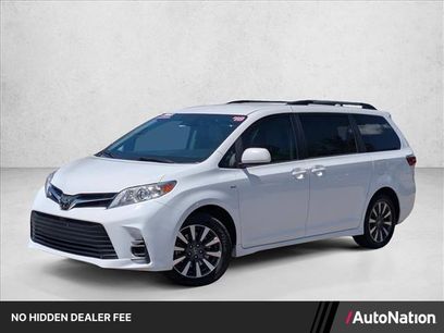 Used 2018 Toyota Sienna LE w/ Carpet Mat Package
