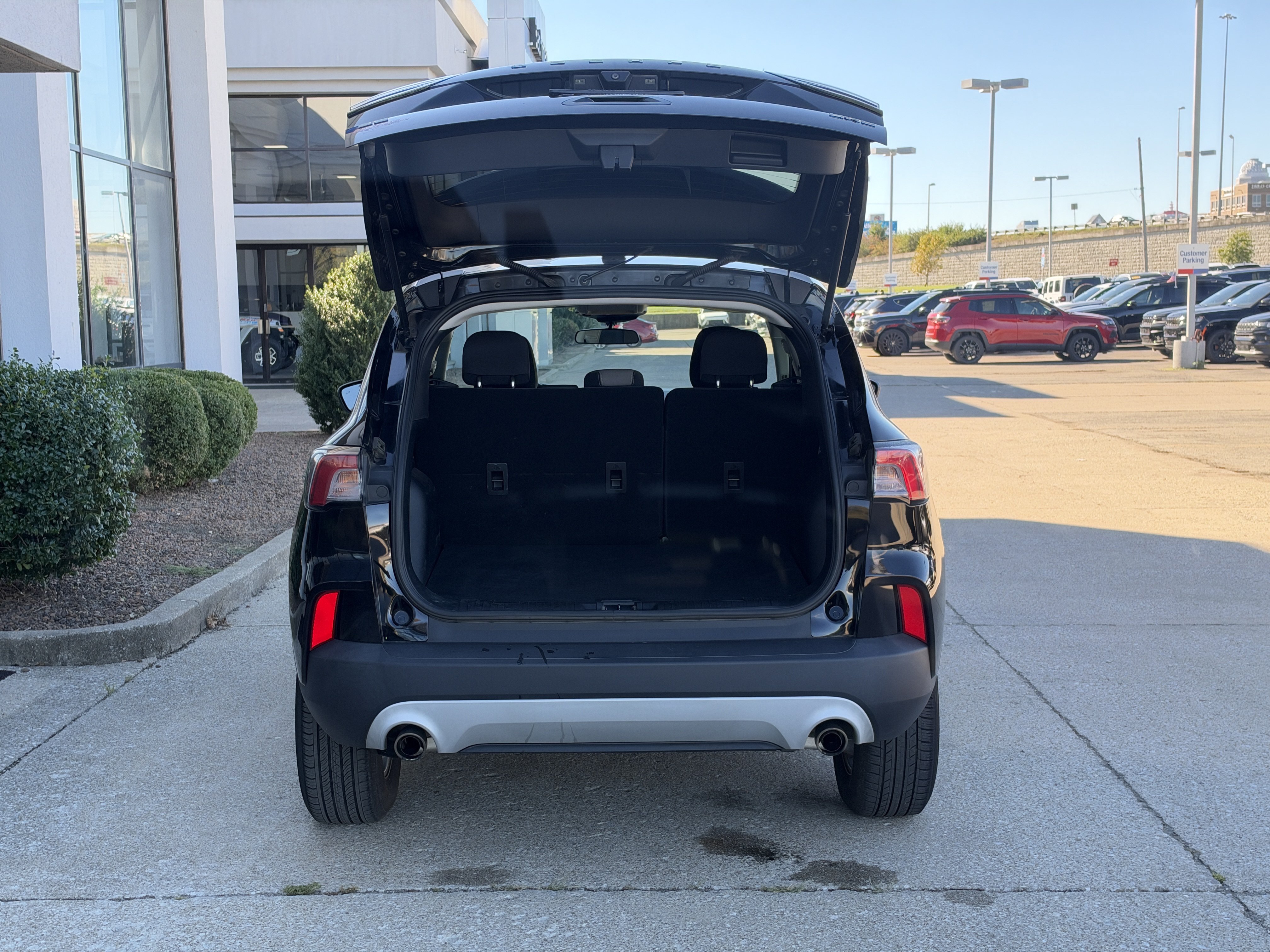 Used 2022 Ford Escape SE w/ Cold Weather Package AWD/4WD image 9
