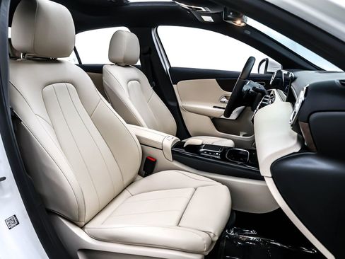 Used 2021 Mercedes-Benz A 220 image 6