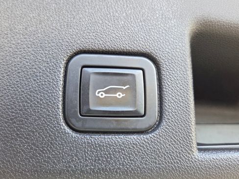 Used 2018 Chevrolet Equinox LT image 14