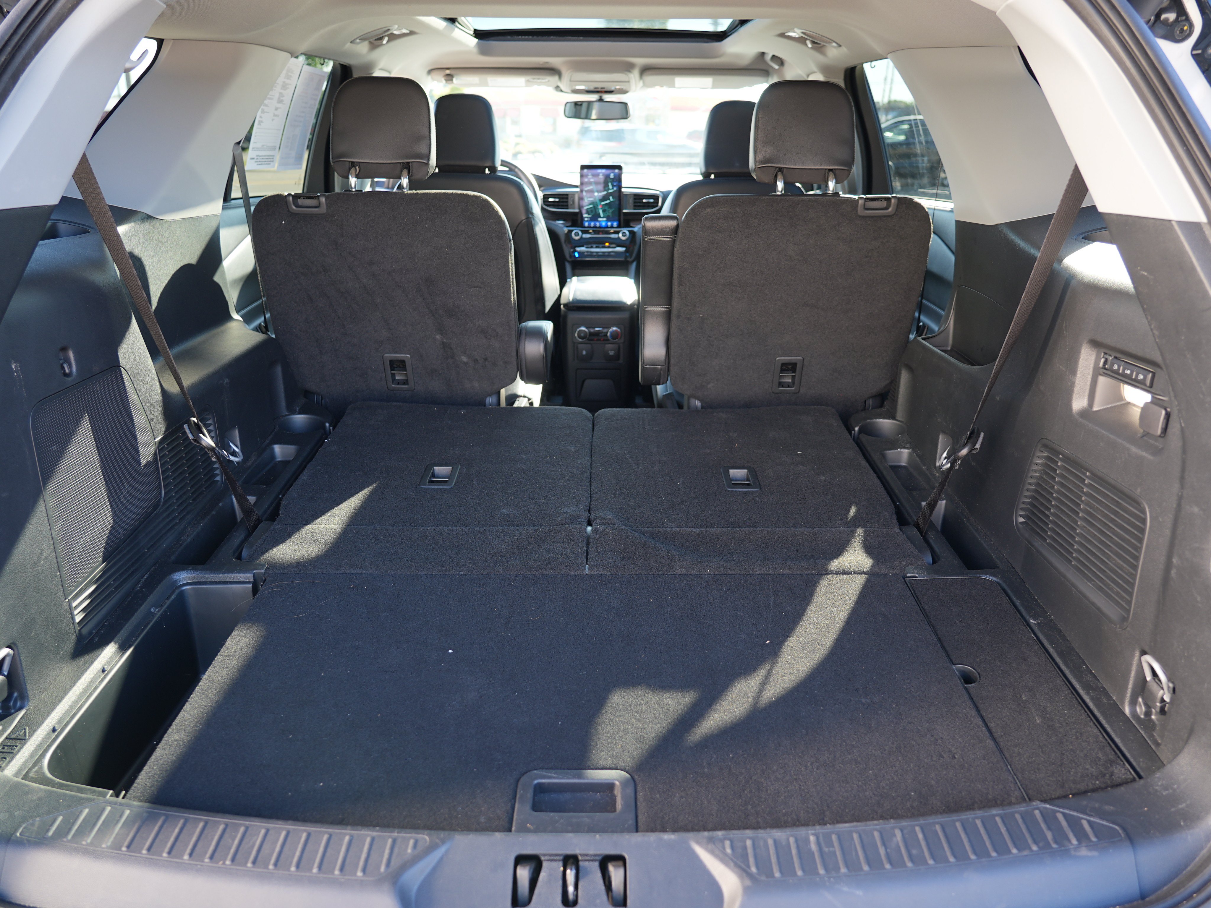 Used 2024 Ford Explorer Limited w/ Limited Technology Package AWD/4WD image 30