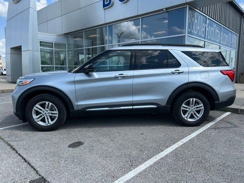 Used 2024 Ford Explorer XLT w/ Equipment Group 202A image 2