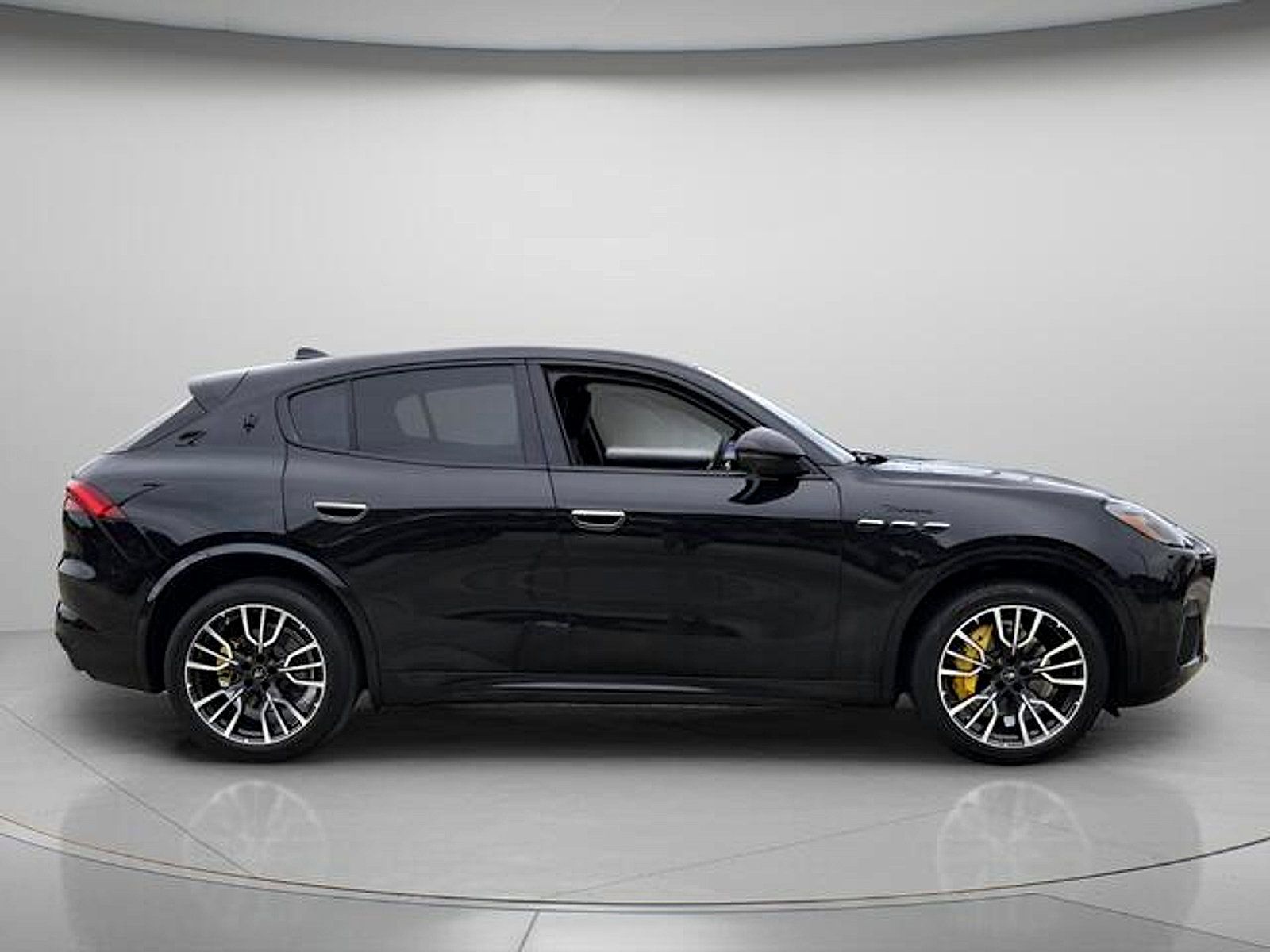 Used 2023 Maserati Grecale Modena AWD/4WD image 5