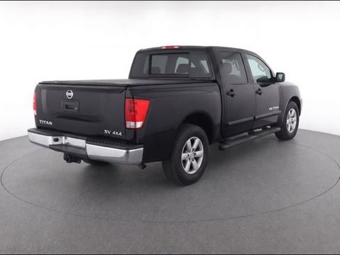 Used 2014 Nissan Titan SV w/ SV Value Truck Package AWD/4WD image 4