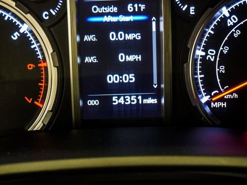 Used 2024 Toyota 4Runner TRD Off-Road image 31