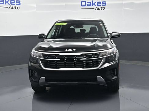 Certified 2026 Kia Seltos LX FWD image 2