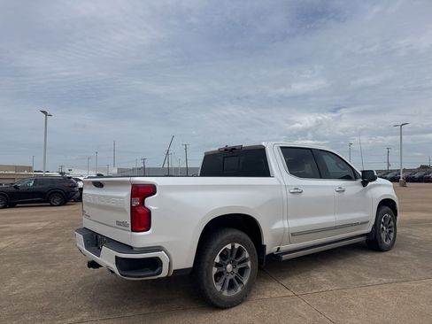 Used 2023 Chevrolet Silverado 1500 High Country w/ Technology Package AWD/4WD image 24