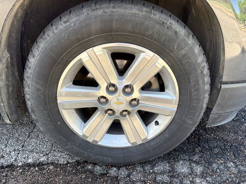 Used 2013 Chevrolet Traverse LT AWD/4WD image 9