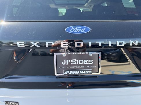 Used 2025 Ford Expedition Active AWD/4WD image 53