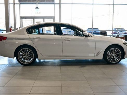 Used 2020 BMW 530i w/ Convenience Package image 4