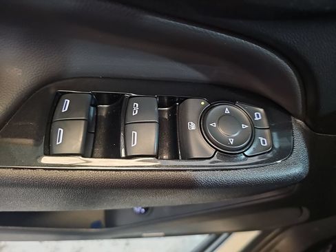Used 2022 Chevrolet Equinox Premier FWD image 28