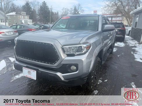 Used 2017 Toyota Tacoma 4X4 Double Cab image 7