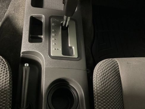 Used 2015 Nissan Xterra PRO-4X AWD/4WD image 30