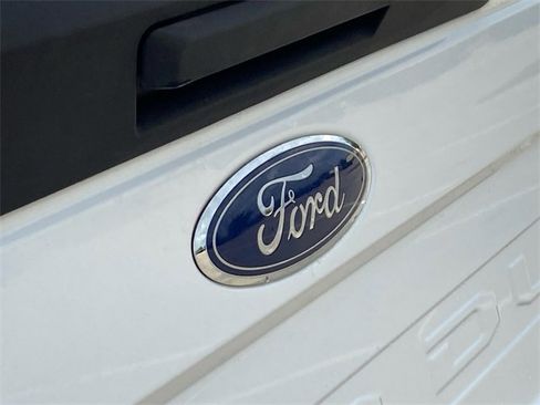Used 2022 Ford F250 XLT w/ FX4 Off-Road Package image 10