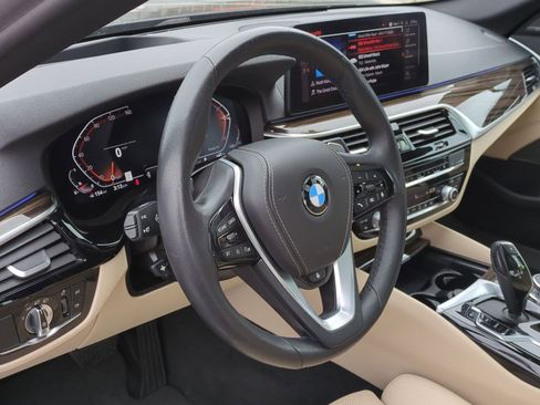 Used 2023 BMW 540i xDrive w/ Premium Package image 18