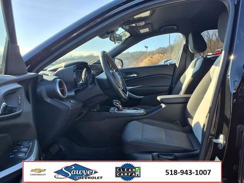 Used 2025 Chevrolet Trax RS image 13