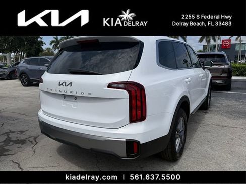 Used 2024 Kia Telluride LX FWD image 3