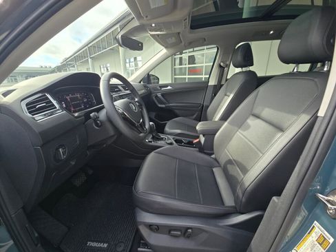 Used 2020 Volkswagen Tiguan SEL image 17
