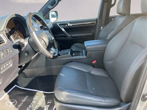 Used 2023 Lexus GX 460 Premium image 9