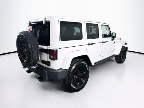 Used 2015 Jeep Wrangler Unlimited Sahara image 9