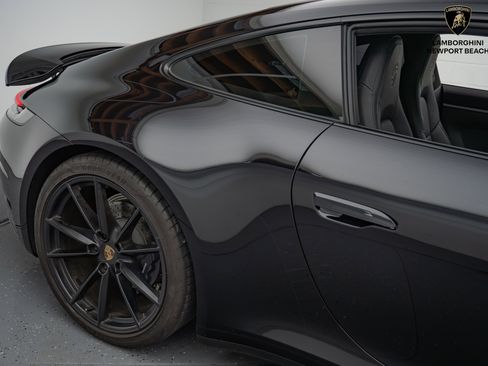 Used 2021 Porsche 911 Carrera image 5