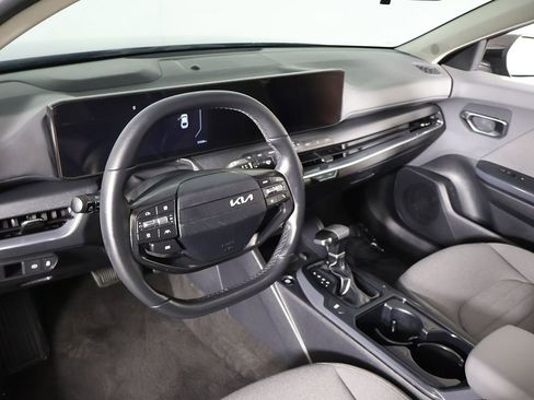 Used 2025 Kia K4 EX image 22